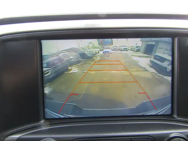 2017 Chevrolet Silverado 1500 4WD Crew Cab 143.5' LTZ 6.2L V8 / - Photo 24