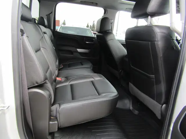 2017 Chevrolet Silverado 1500 4WD Crew Cab 143.5' LTZ 6.2L V8 / - Photo 29