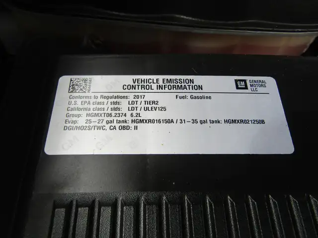 2017 Chevrolet Silverado 1500 4WD Crew Cab 143.5' LTZ 6.2L V8 / - Photo 32