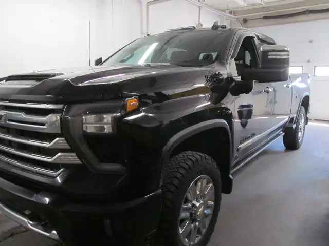 2024 Chevrolet Silverado 2500HD High Country - Photo 2