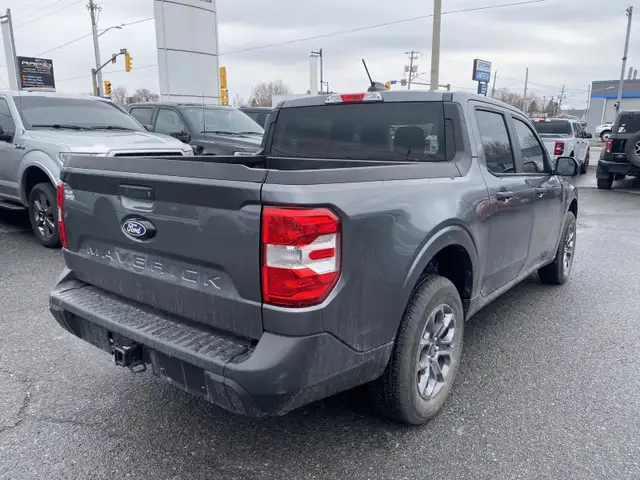 2025 Ford Maverick XLT - Photo 3
