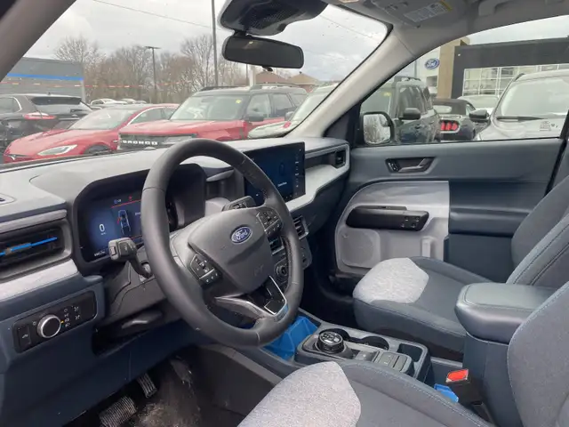 2025 Ford Maverick XLT - Photo 16