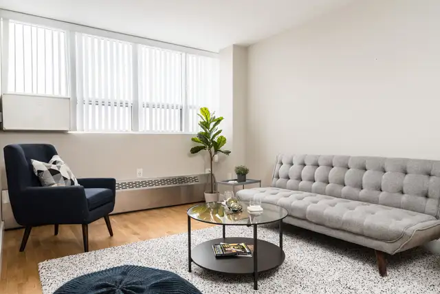 Renovated two bedroom, Dupont and Lansdowne - ID 4386 - Photo 2