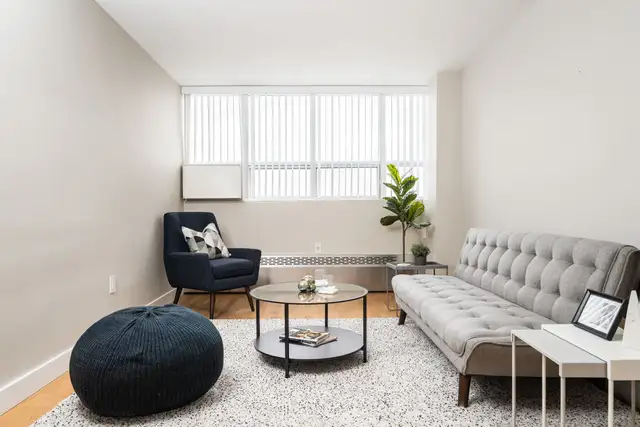 Renovated two bedroom, Dupont and Lansdowne - ID 4386 - Photo 5