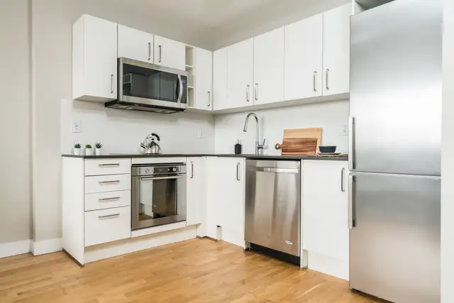 Renovated two bedroom, Dupont and Lansdowne - ID 4386 - Photo 6