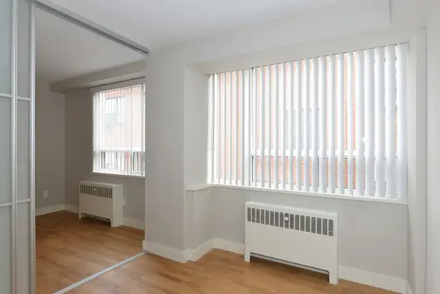 Renovated junior one bedroom, St. Clair and Spadina - ID 3004 - Photo 6