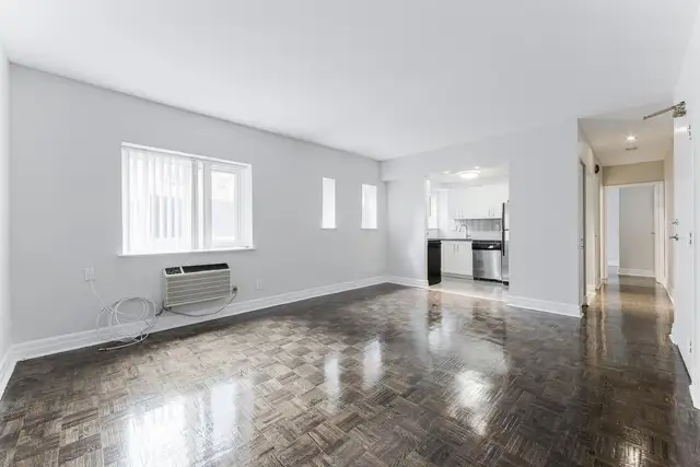 Large 1 Bedroom Apartment for Rent - 77 Wellesley Street East - Photo 3