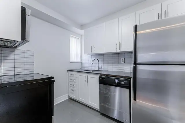 Large 1 Bedroom Apartment for Rent - 77 Wellesley Street East - Photo 10