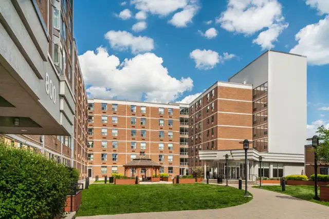 Renovated studio, Queen and Bathurst - ID 283 - Photo 9