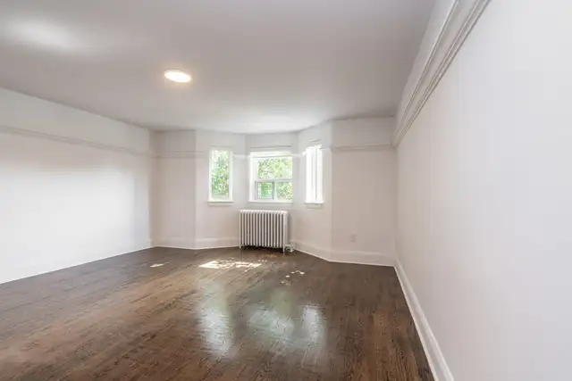 Renovated Two Bedroom, Queen and Roncesvalles - ID 1537 - Photo 3