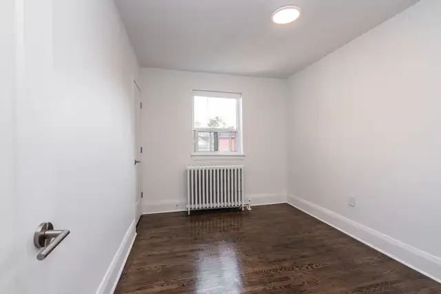 Renovated Two Bedroom, Queen and Roncesvalles - ID 1537 - Photo 12