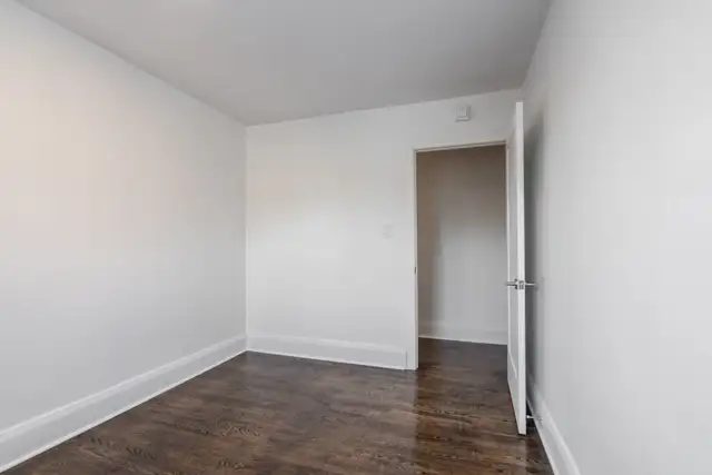 Renovated Two Bedroom, Queen and Roncesvalles - ID 1537 - Photo 13