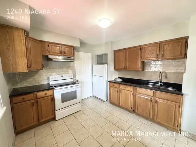 COZY 2 BED/1 BATH UPPER UNIT   HYDRO FREE INTERNET! - Photo 6