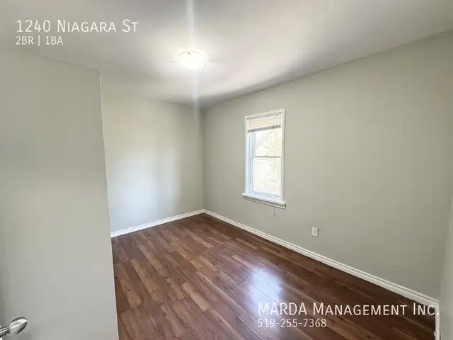 COZY 2 BED/1 BATH UPPER UNIT   HYDRO FREE INTERNET! - Photo 10