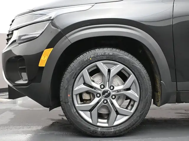 2024 Kia Seltos EX HEATED SEATS CRUISE CONTROL APPLE CARPLAY & M - Photo 4