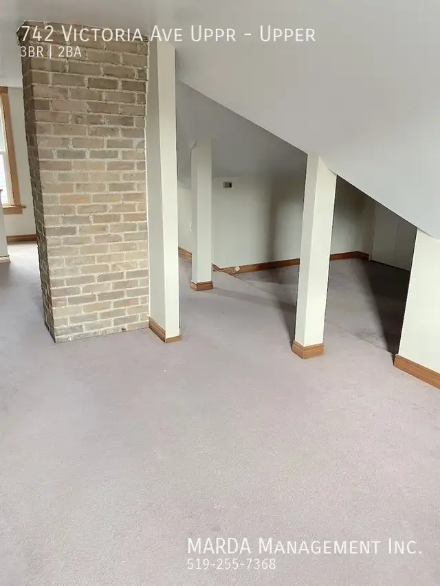 COZY 3 BED/2 BATH VICTORIAN UPPER UNIT W/ LOFT   HYDRO & 60% GAS - Photo 6