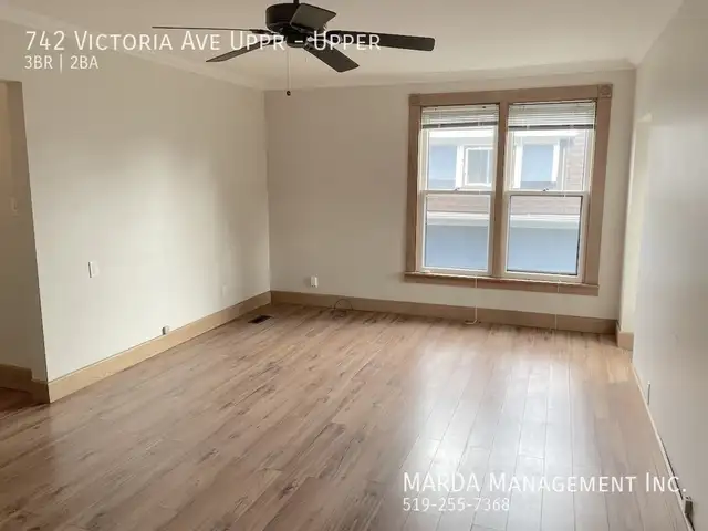 COZY 3 BED/2 BATH VICTORIAN UPPER UNIT W/ LOFT   HYDRO & 60% GAS - Photo 10