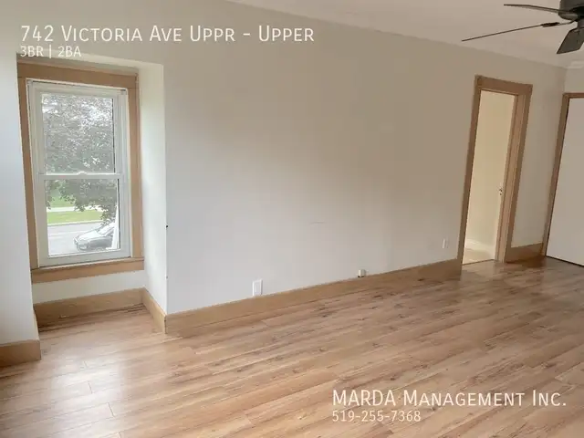 COZY 3 BED/2 BATH VICTORIAN UPPER UNIT W/ LOFT   HYDRO & 60% GAS - Photo 11