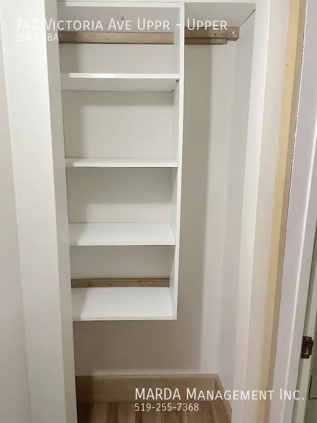 COZY 3 BED/2 BATH VICTORIAN UPPER UNIT W/ LOFT   HYDRO & 60% GAS - Photo 16