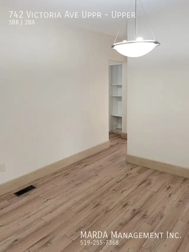 COZY 3 BED/2 BATH VICTORIAN UPPER UNIT W/ LOFT   HYDRO & 60% GAS - Photo 17