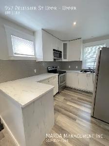MODERN 1 BED/1 BATH UPPER UNIT - DOWNTOWN PLUS HYDRO & GAS