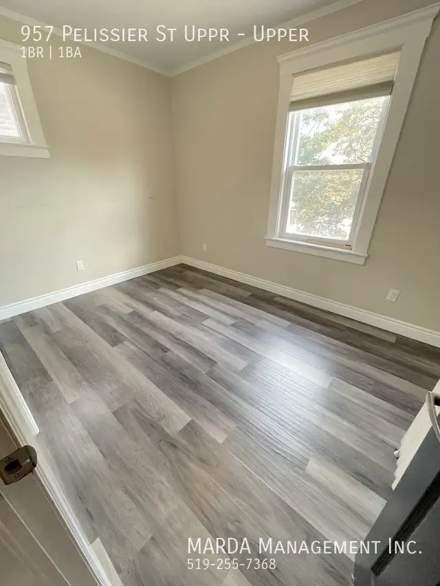 MODERN 1 BED/1 BATH UPPER UNIT - DOWNTOWN PLUS HYDRO & GAS - Photo 12