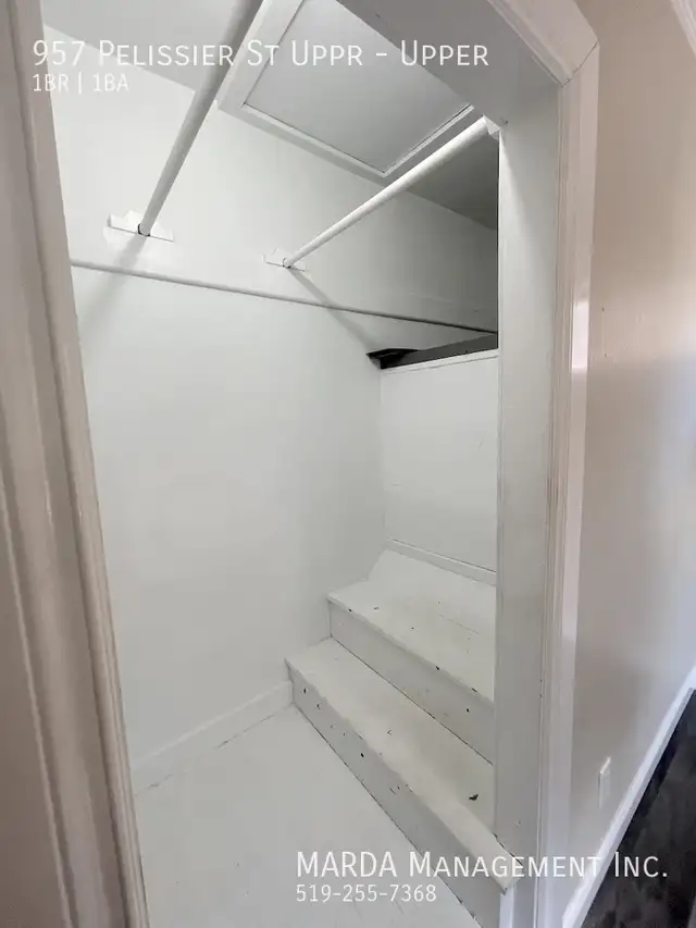 MODERN 1 BED/1 BATH UPPER UNIT - DOWNTOWN PLUS HYDRO & GAS - Photo 14