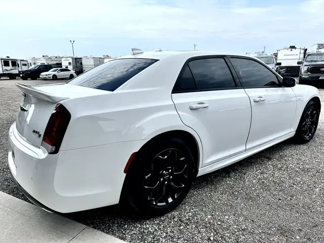 2022 CHRYSLER 300 S AWD - Photo 3