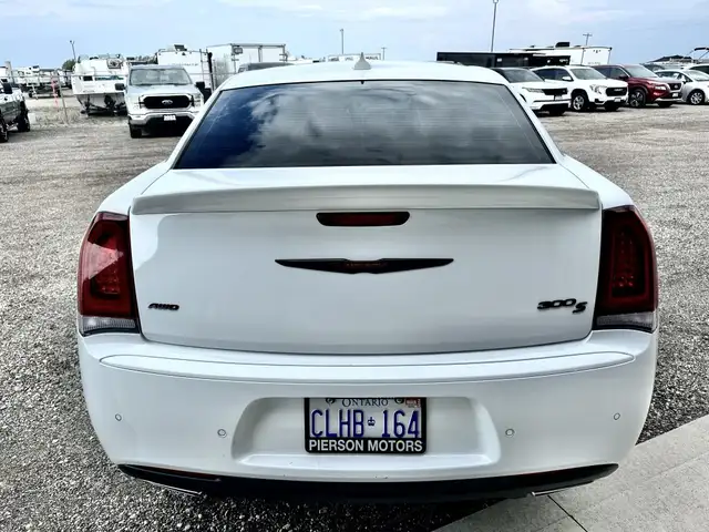 2022 CHRYSLER 300 S AWD - Photo 4