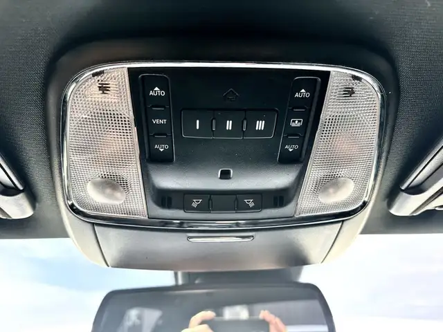 2022 CHRYSLER 300 S AWD - Photo 14