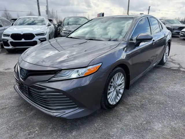 2020 TOYOTA CAMRY HYBRID XLE AUTO