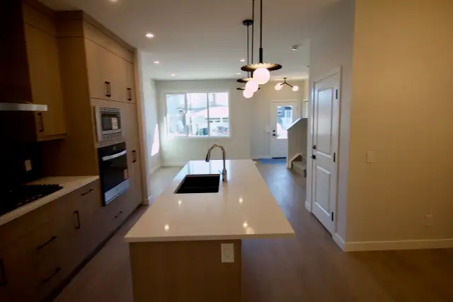 Orchards 4 Bed 3 Bath Home Dbl Garage SW Edmonton - Photo 8
