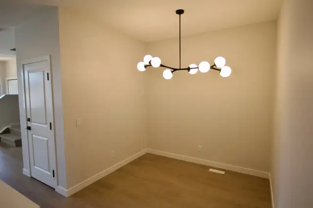 Orchards 4 Bed 3 Bath Home Dbl Garage SW Edmonton - Photo 9