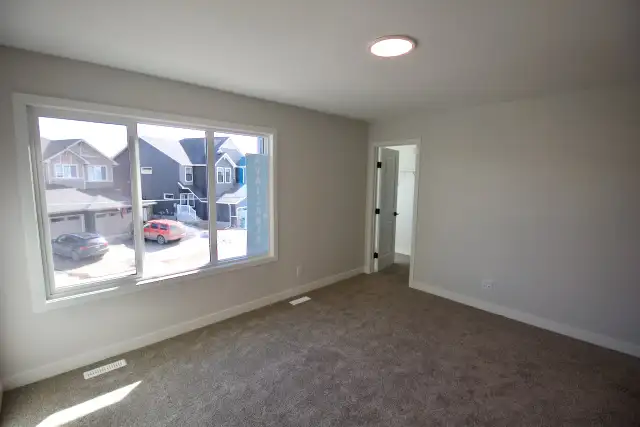 Orchards 4 Bed 3 Bath Home Dbl Garage SW Edmonton - Photo 19