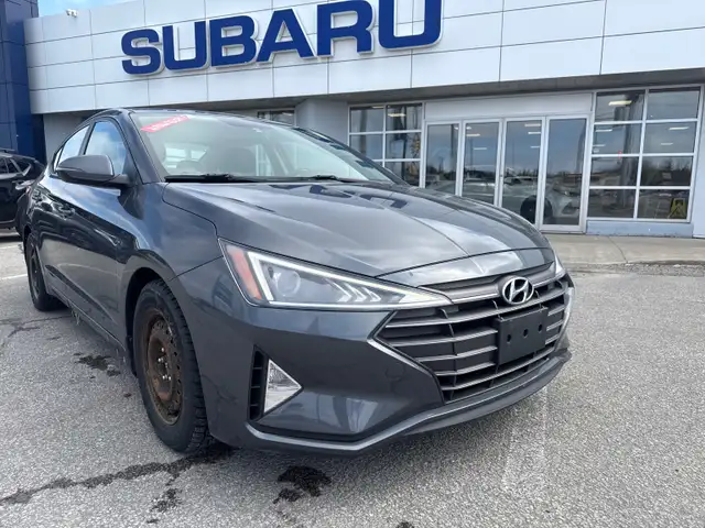 2019 Hyundai Elantra Preferred Preferred, Winter Tires - Photo 2