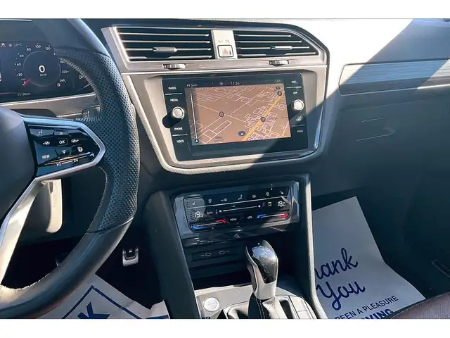 2024 Volkswagen Tiguan AWD | LEATHER | NAV | PANORAMIC SUNROOF | - Photo 5