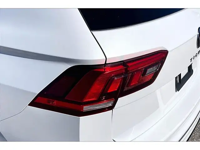 2024 Volkswagen Tiguan AWD | LEATHER | NAV | PANORAMIC SUNROOF | - Photo 9