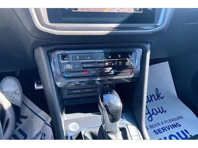 2024 Volkswagen Tiguan AWD | LEATHER | NAV | PANORAMIC SUNROOF | - Photo 18