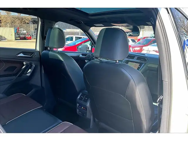 2024 Volkswagen Tiguan AWD | LEATHER | NAV | PANORAMIC SUNROOF | - Photo 23