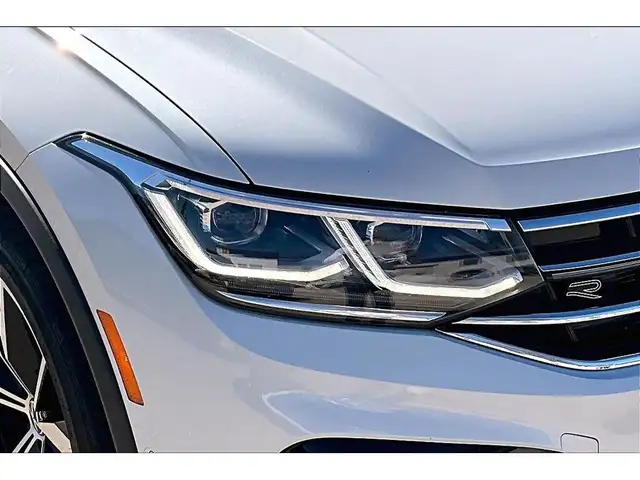 2024 Volkswagen Tiguan AWD | LEATHER | NAV | PANORAMIC SUNROOF | - Photo 31