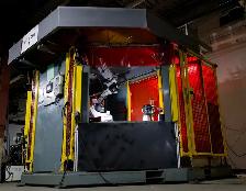 YASKAWA MOTOMAN  EA1400N Welding Robot 2 TABLE CELL AUTO DOORS - Photo 2