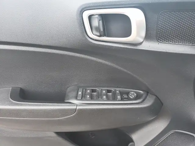 2024 Hyundai Venue Preferred Preferred | Lane Assist |Heated... - Photo 15