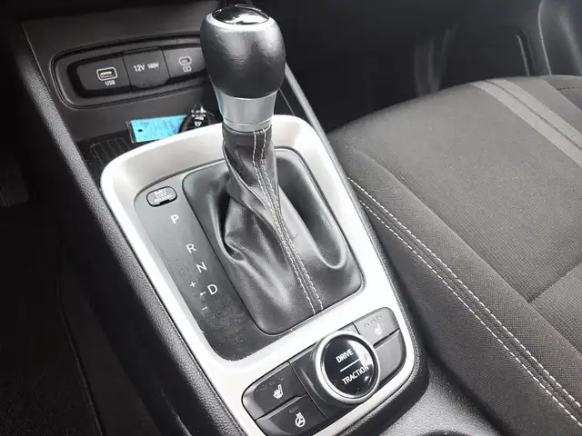 2024 Hyundai Venue Preferred Preferred | Lane Assist |Heated... - Photo 16