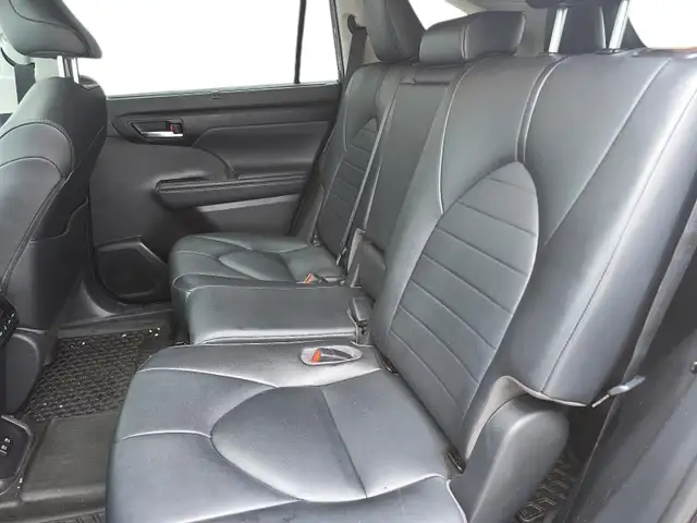 2020 Toyota Highlander XLE XLE | Sunroof | Leather Seats - Photo 11