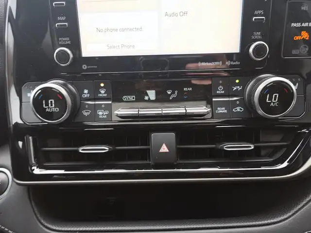 2020 Toyota Highlander XLE XLE | Sunroof | Leather Seats - Photo 14