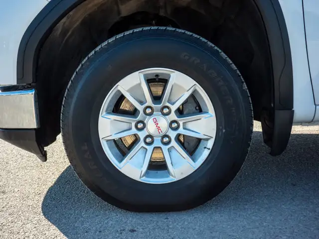 2025 GMC Sierra 1500 Pro - Wi-Fi Hotspot | Lane Assist - Photo 12