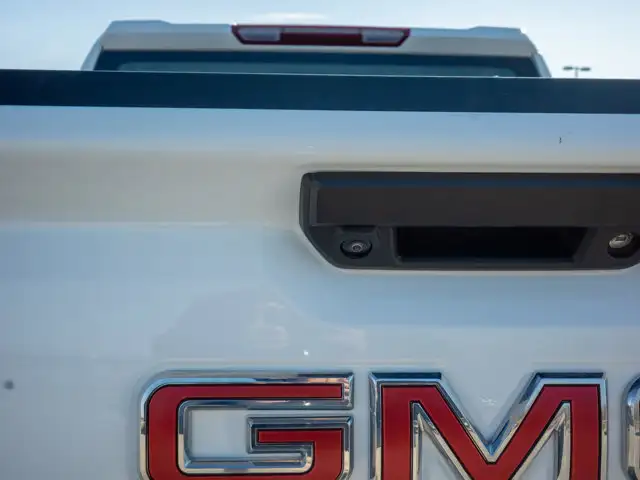 2025 GMC Sierra 1500 Pro - Wi-Fi Hotspot | Lane Assist - Photo 13