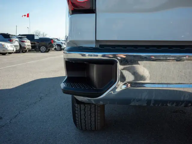 2025 GMC Sierra 1500 Pro - Wi-Fi Hotspot | Lane Assist - Photo 17