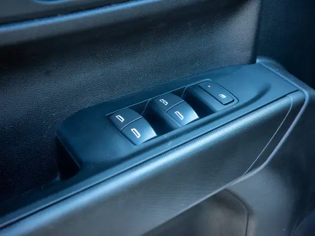 2025 GMC Sierra 1500 Pro - Wi-Fi Hotspot | Lane Assist - Photo 23