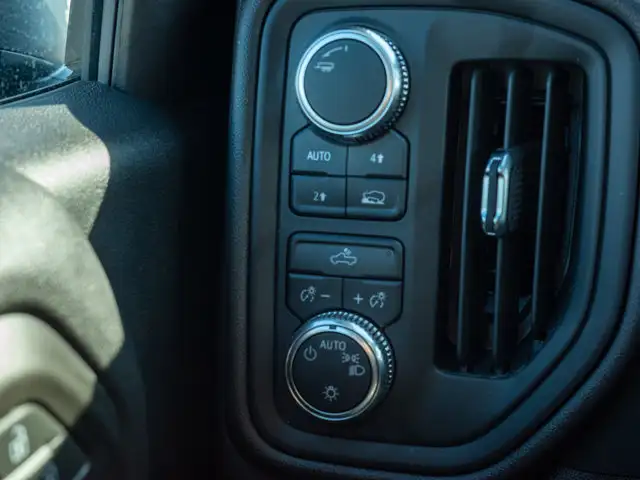 2025 GMC Sierra 1500 Pro - Wi-Fi Hotspot | Lane Assist - Photo 39